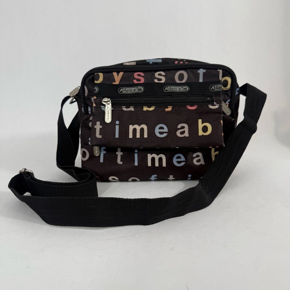 LeSportsac Everyday Travel Messenger Crossbody Bag Expandable Multicolor - Picture 1 of 16